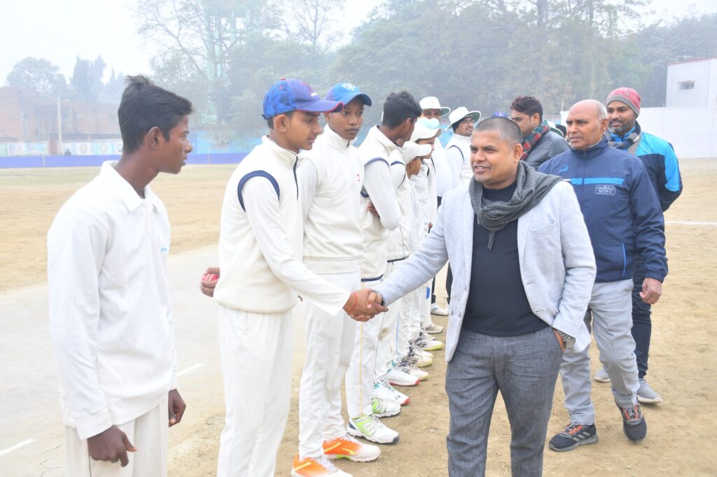 रोमांचक 